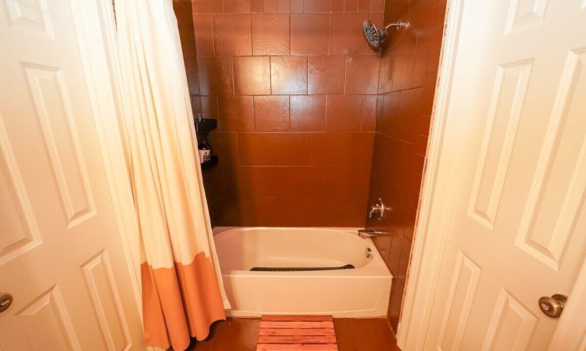 Photo of Bathroom in Hope Gardens