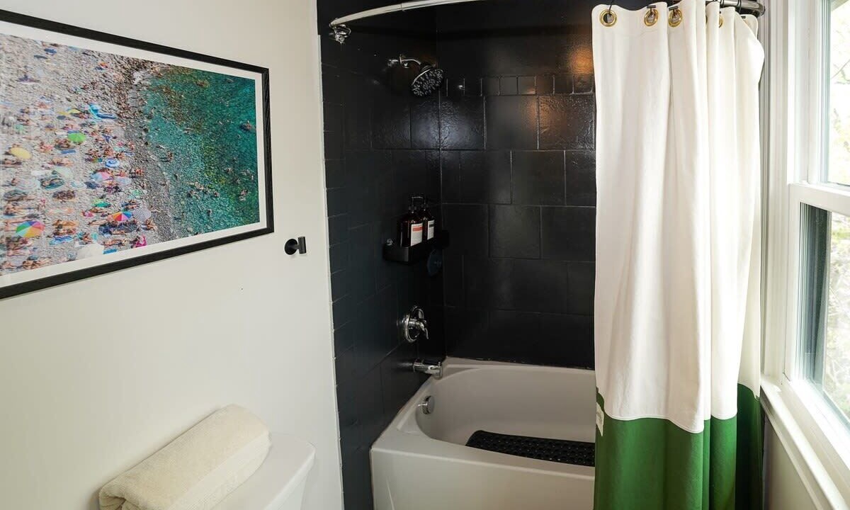 Photo of Bathroom in Hope Gardens