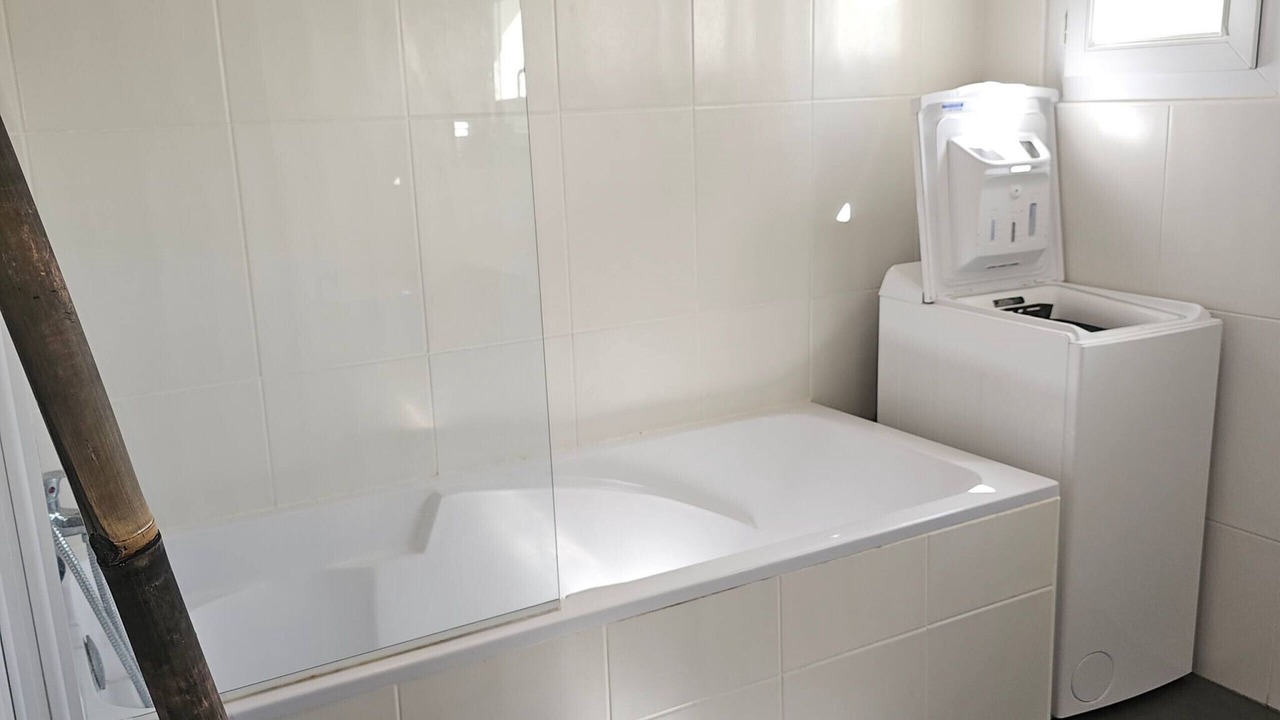 Photo of Bathroom in Landeda
