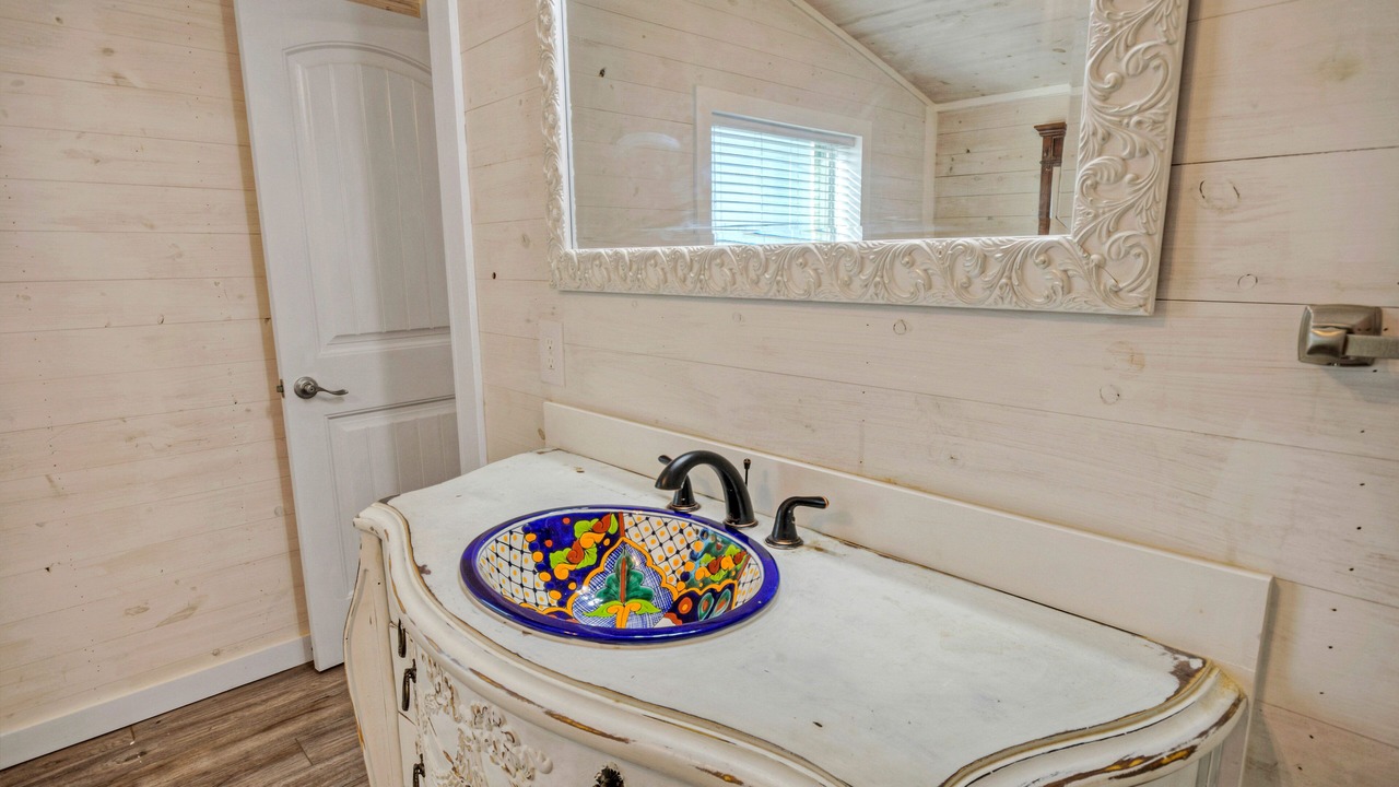 Photo of Bathroom in Leeward Sands