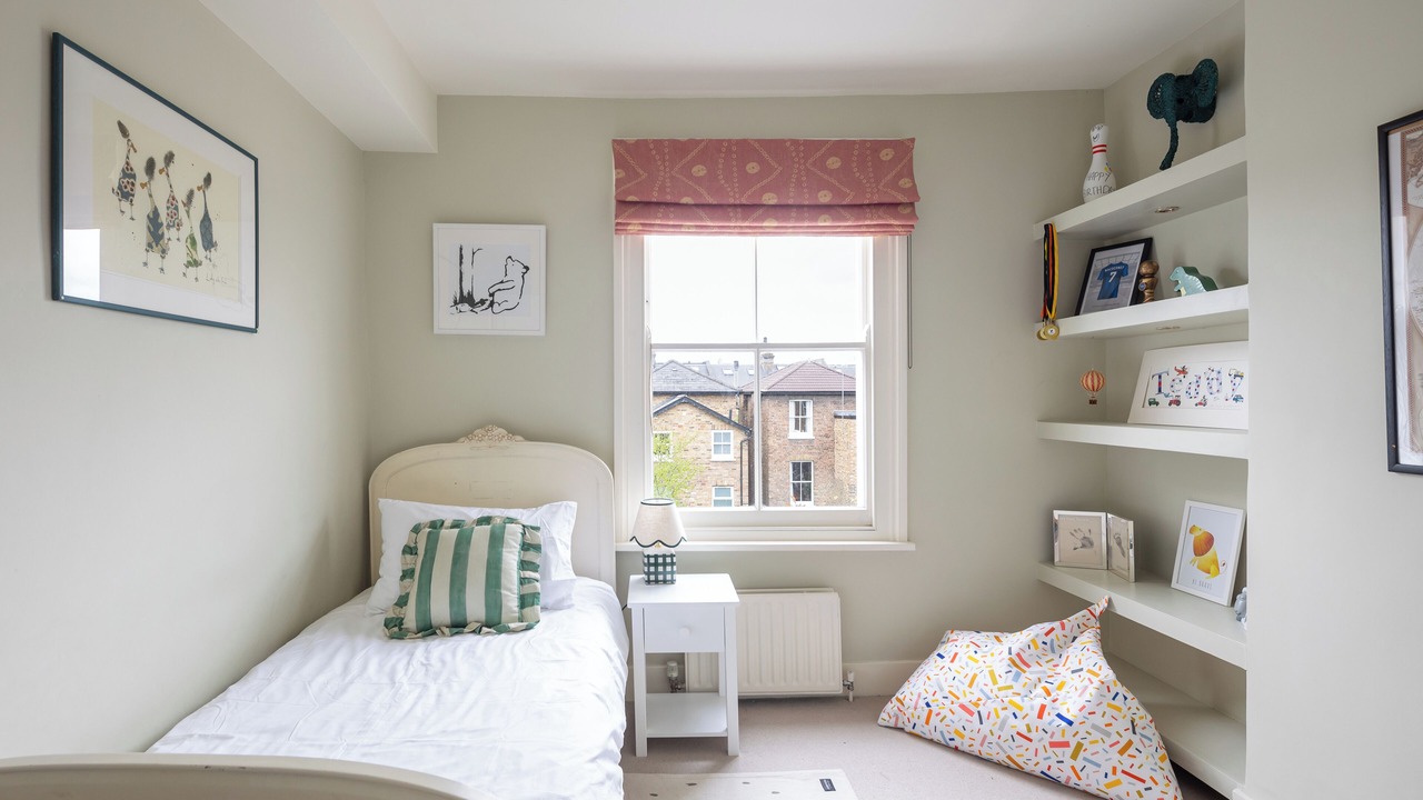 Photo of Bedroom in Askew