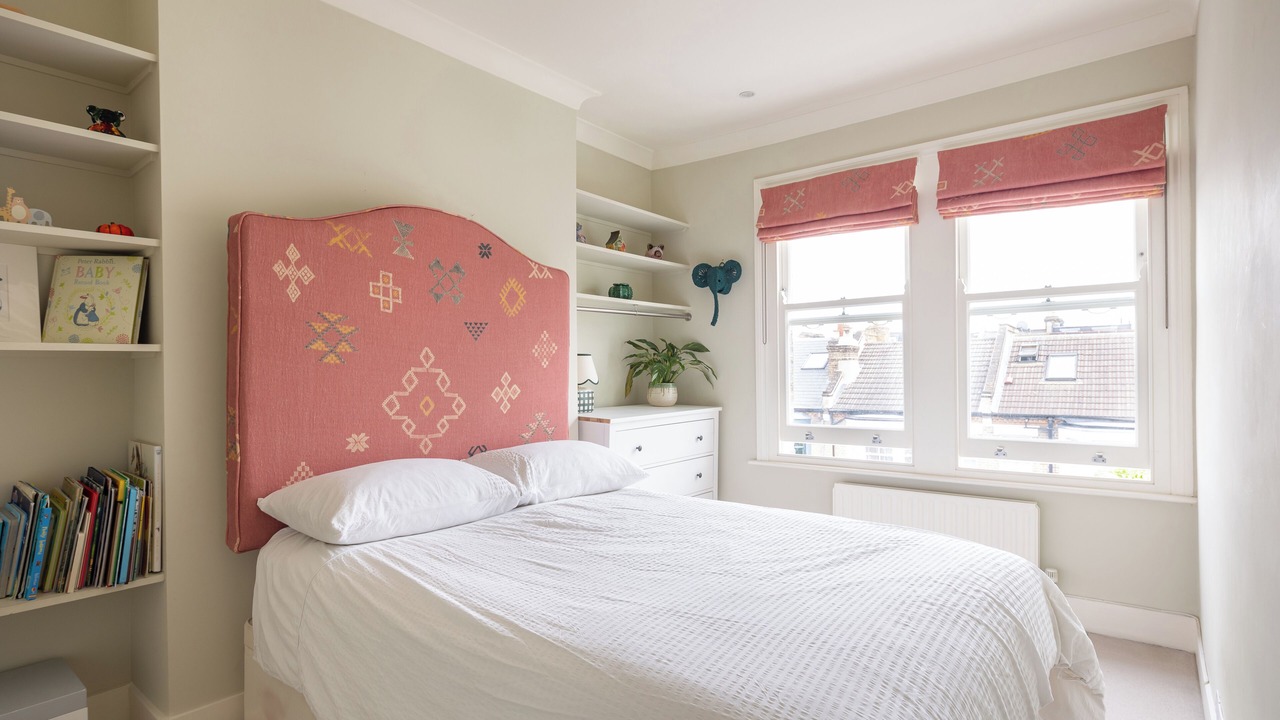 Photo of Bedroom in Askew