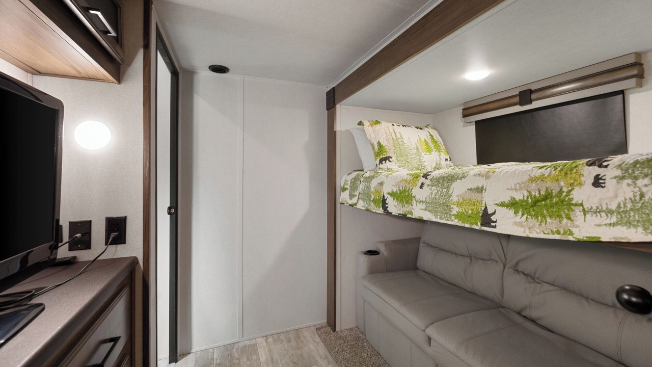 Photo of Livingroom in Pittman Center