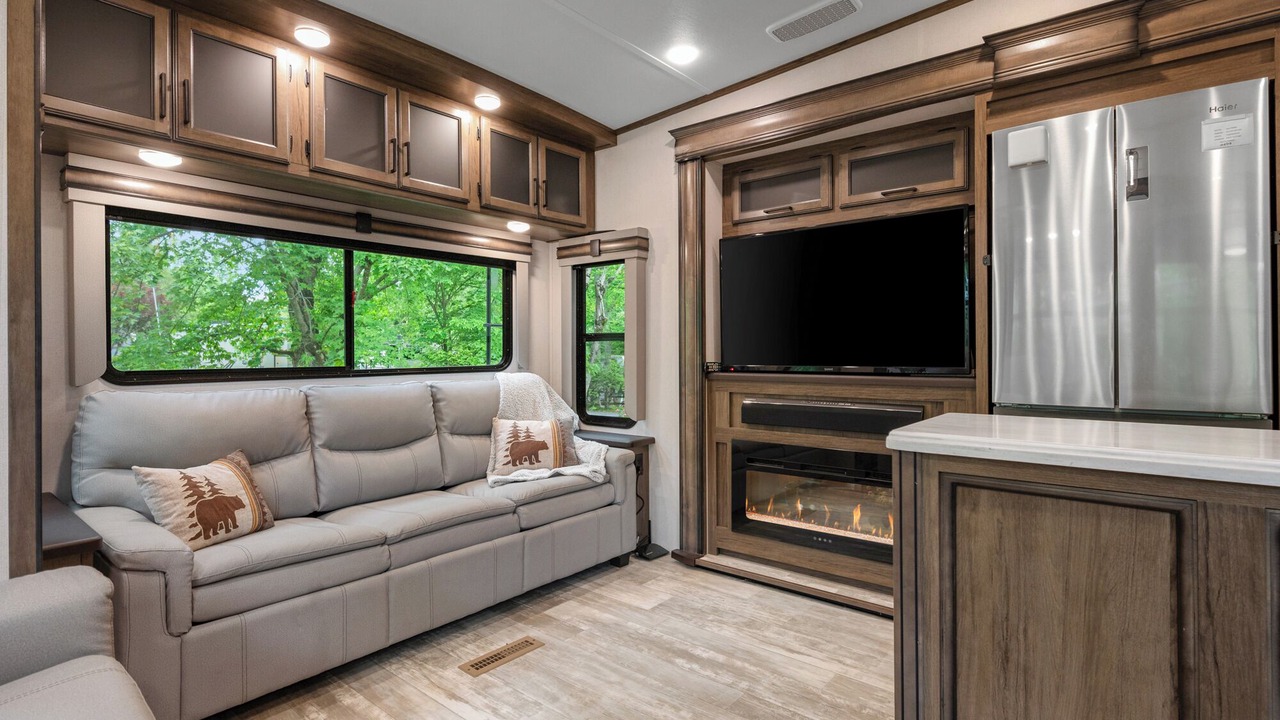 Photo of Livingroom in Pittman Center