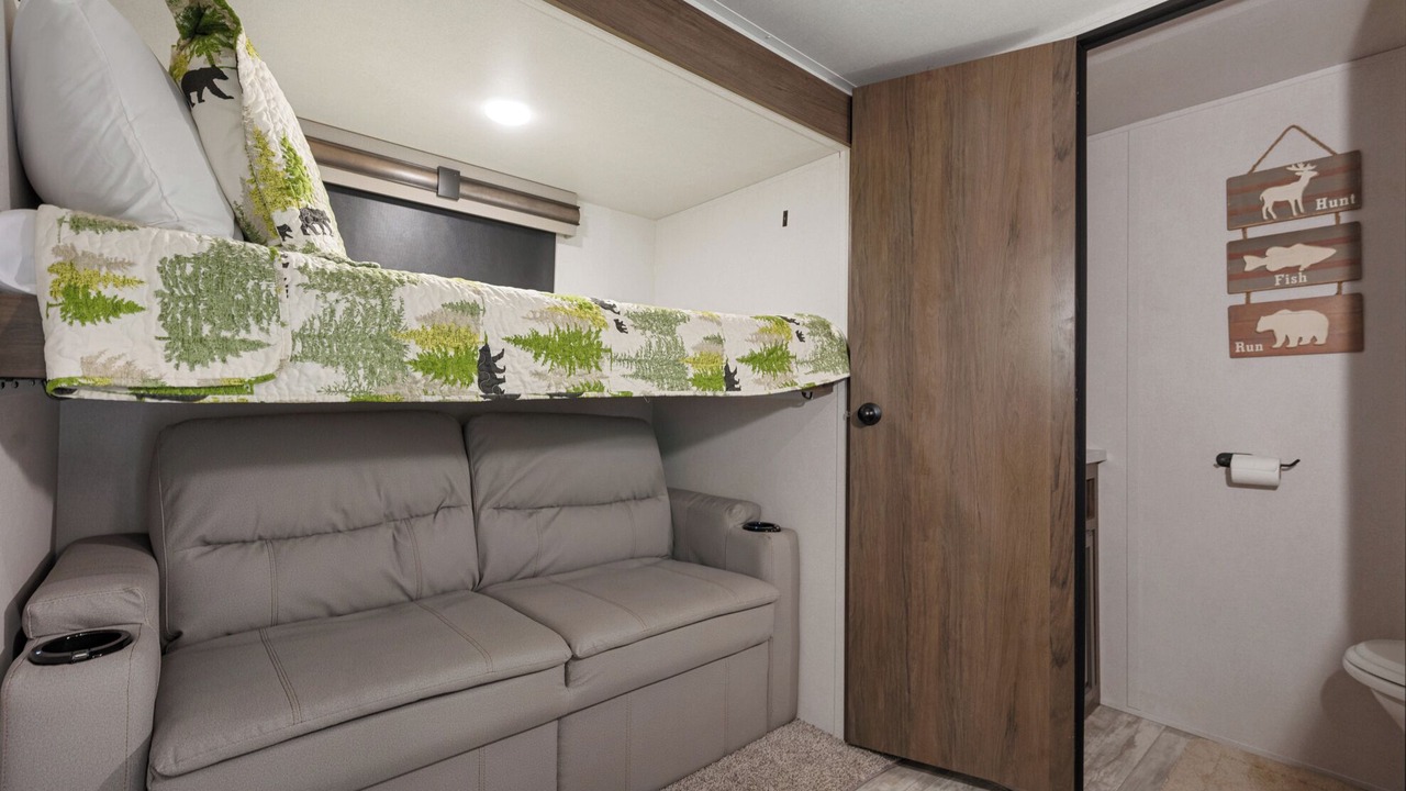 Photo of Livingroom in Pittman Center