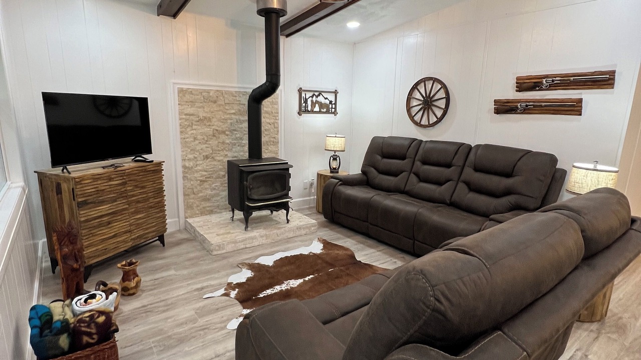 Photo of Livingroom in Pointblank
