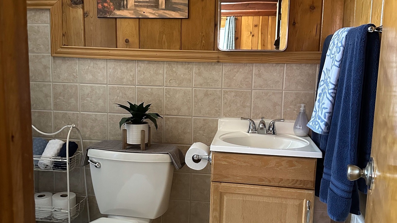 Photo of Bathroom in Cloudcroft
