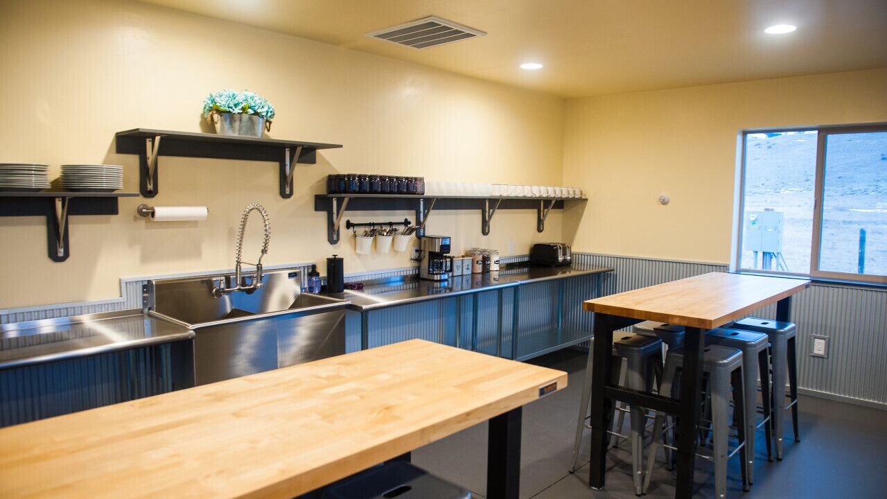 Photo of Others in Emigrant