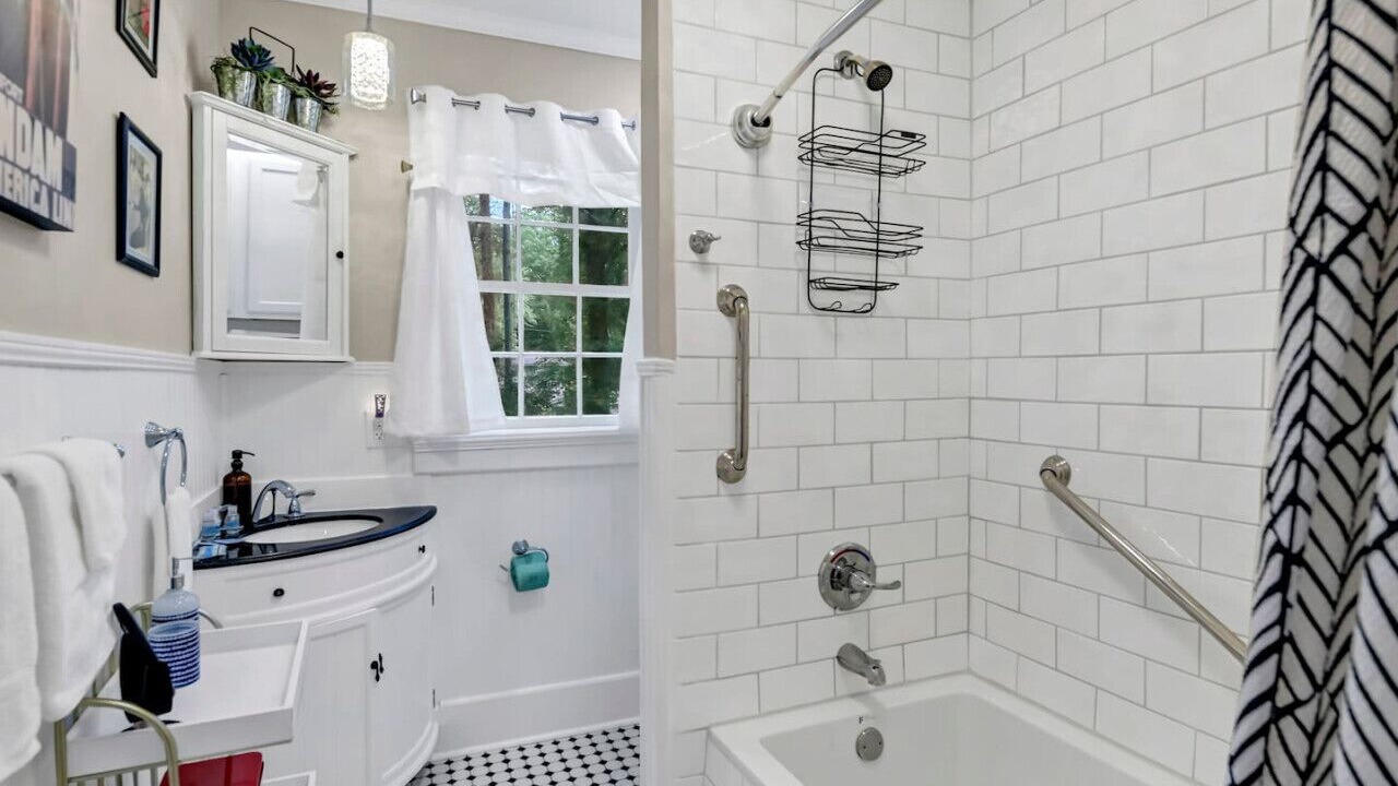 Photo of Bathroom in Lexington
