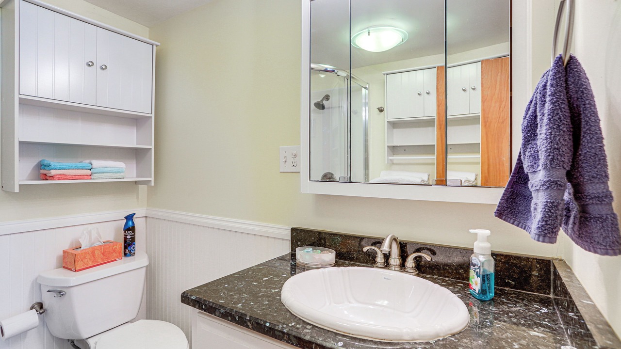 Photo of Bathroom in Port Clinton