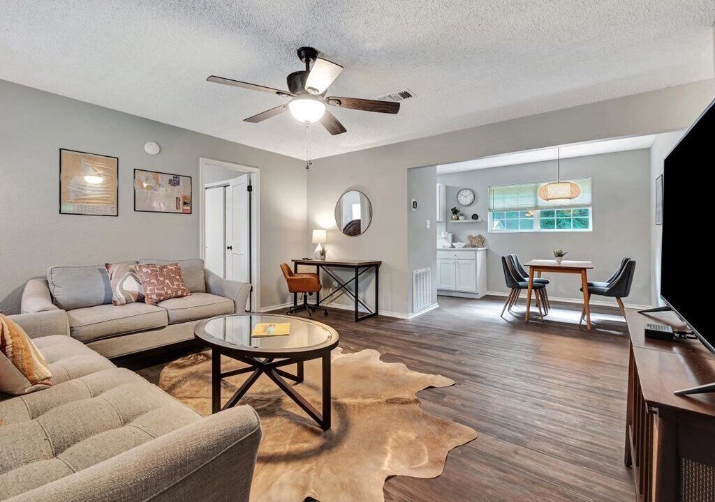Photo of Livingroom in Nacogdoches