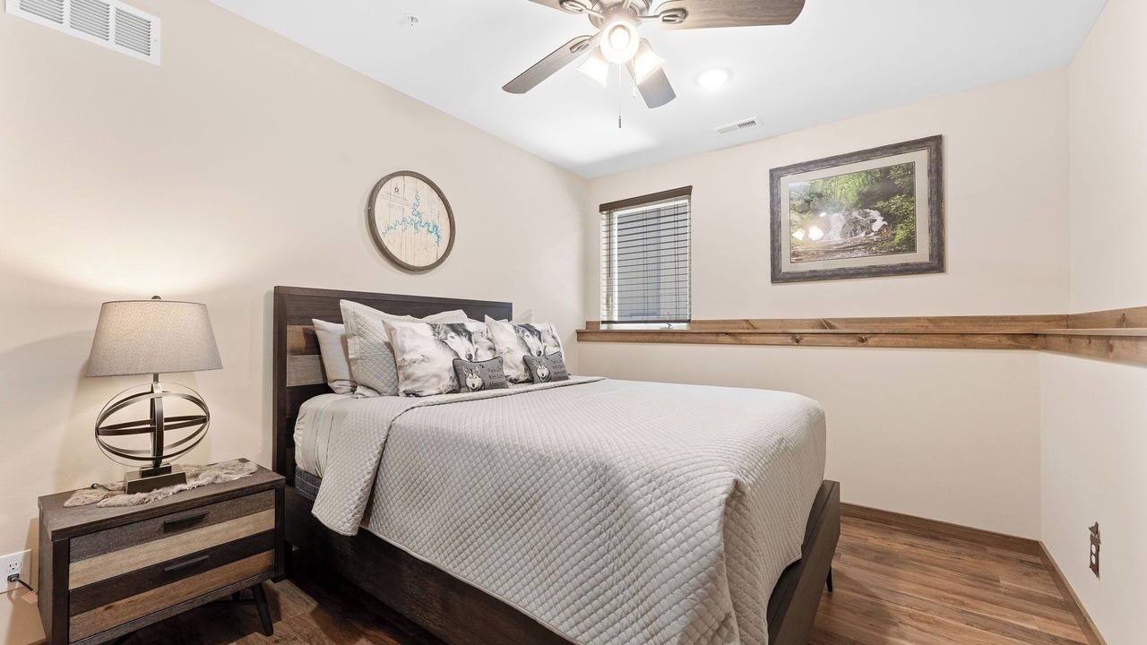 Photo of Bedroom in Hollister