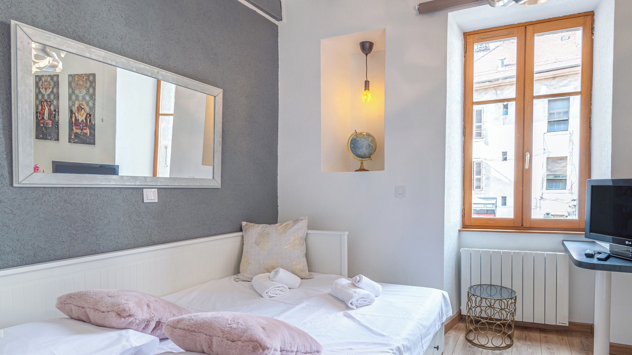 Photo of Bedroom in Annecy Old Town