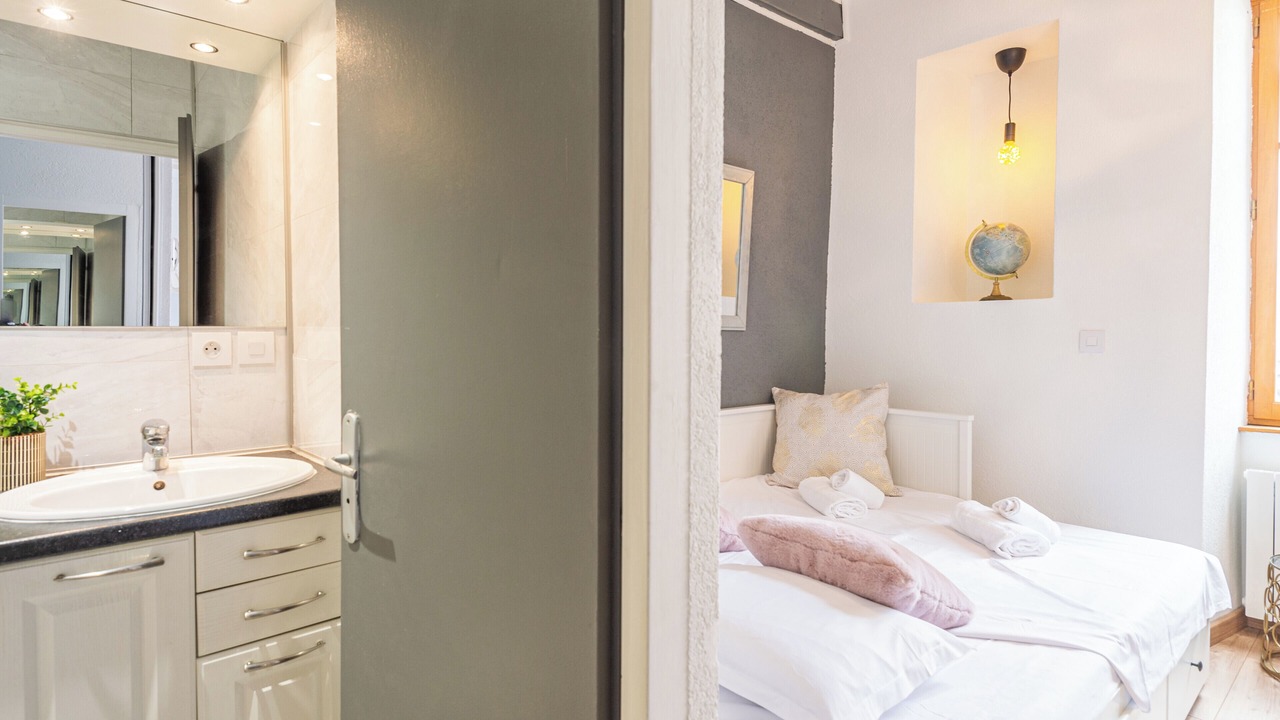 Photo of Bedroom in Annecy Old Town