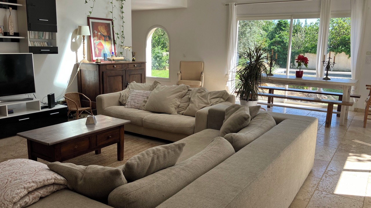 Photo of Livingroom in Saint-Laurent-La-Vernede