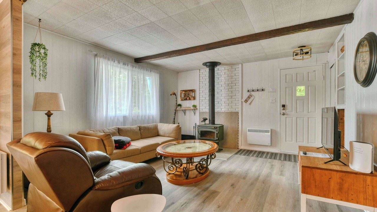 Photo of Livingroom in Amherst