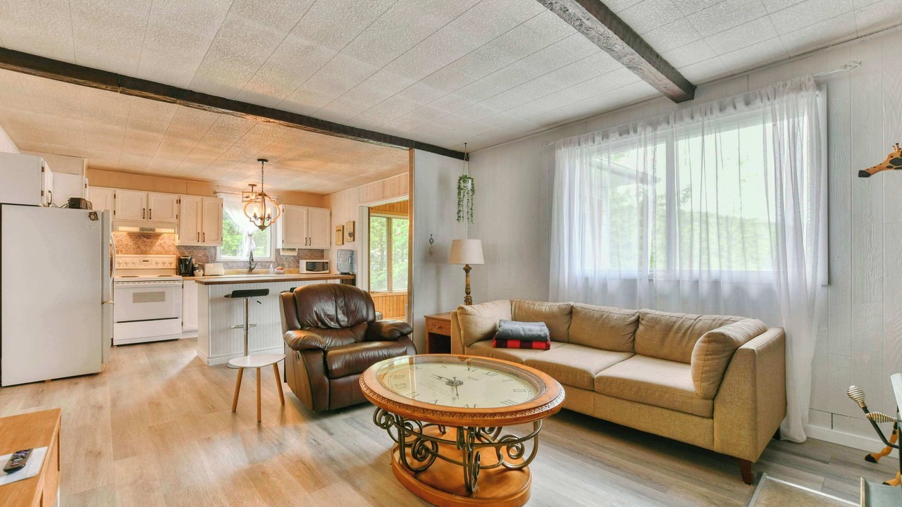 Photo of Livingroom in Amherst
