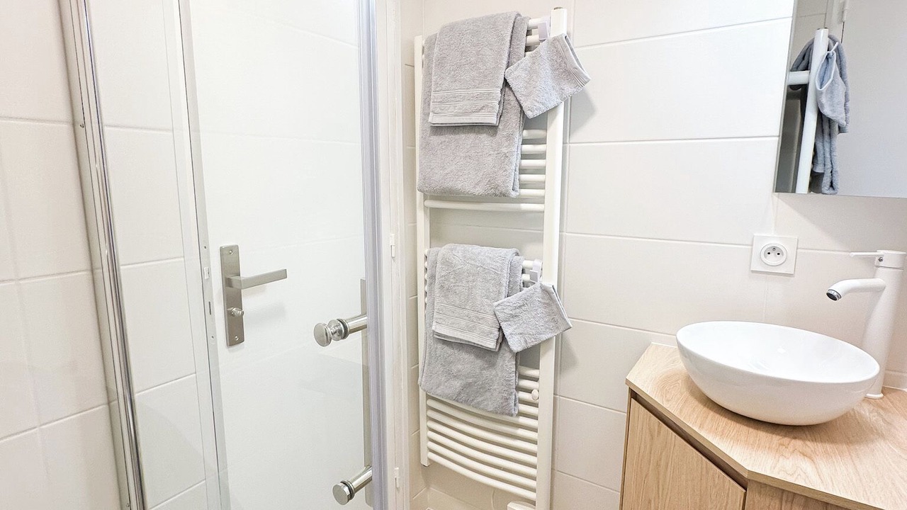 Photo of Bathroom in Tremereuc