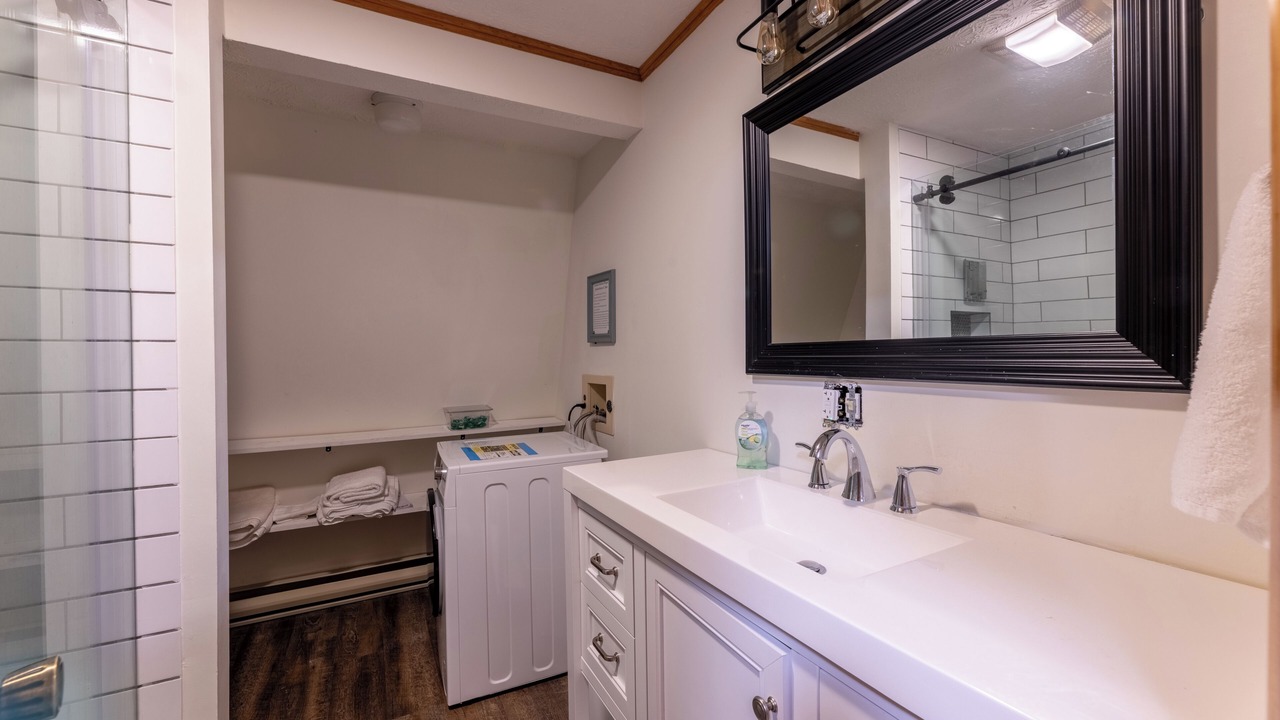 Photo of Bathroom in Edray