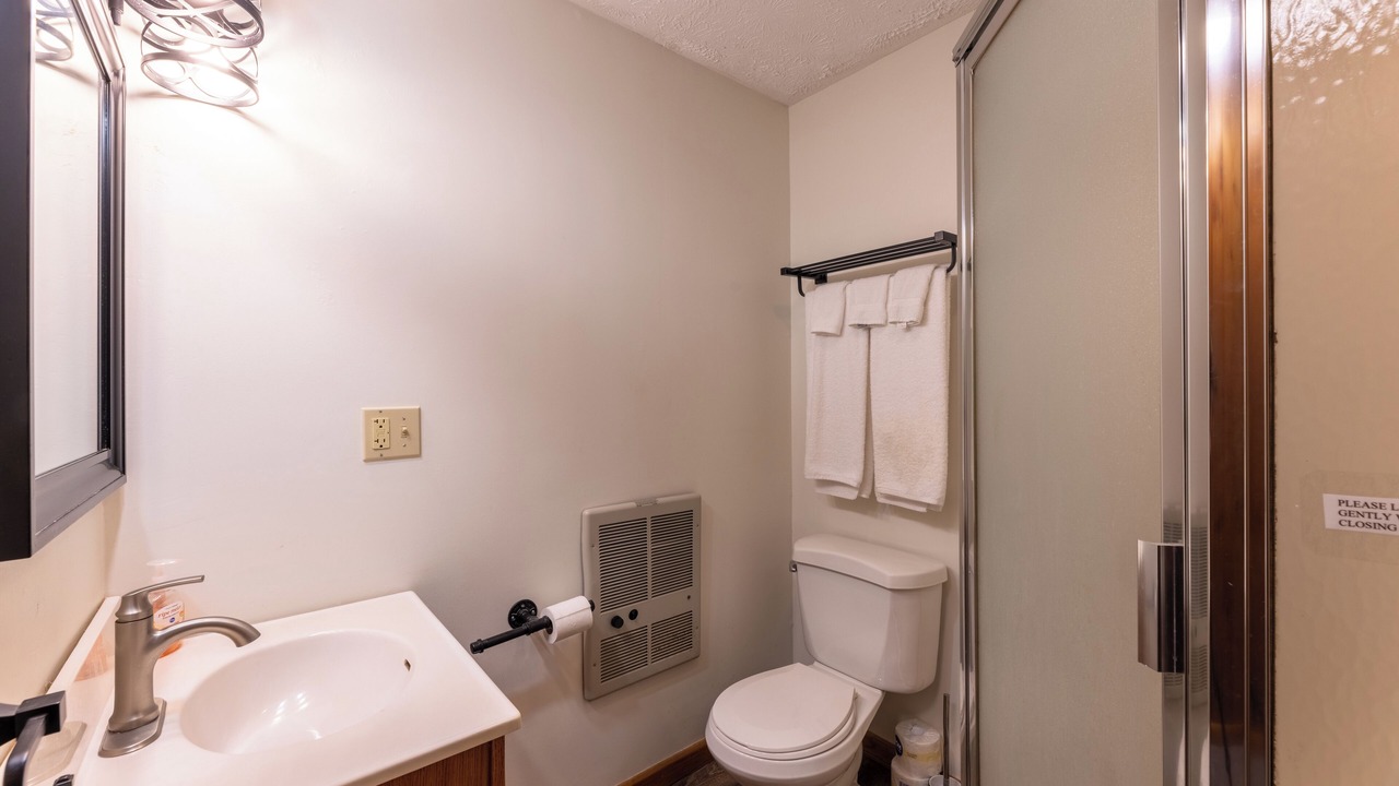 Photo of Bathroom in Edray