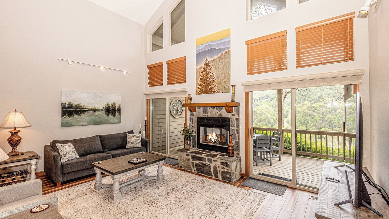 Photo of Livingroom in Whittier