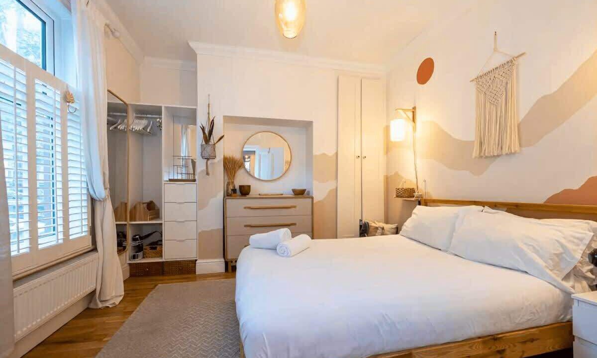 Photo of Others in Withington