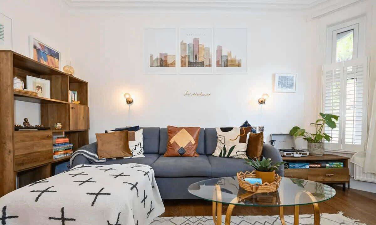 Photo of Livingroom in Withington