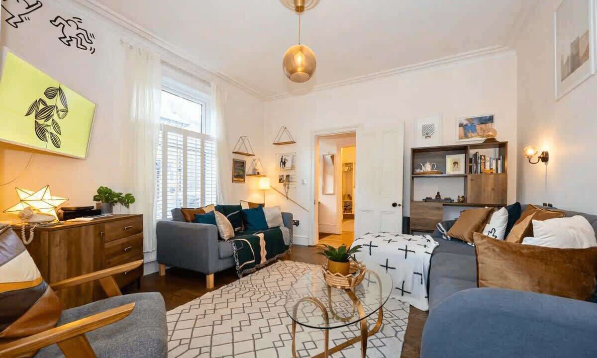 Photo of Livingroom in Withington