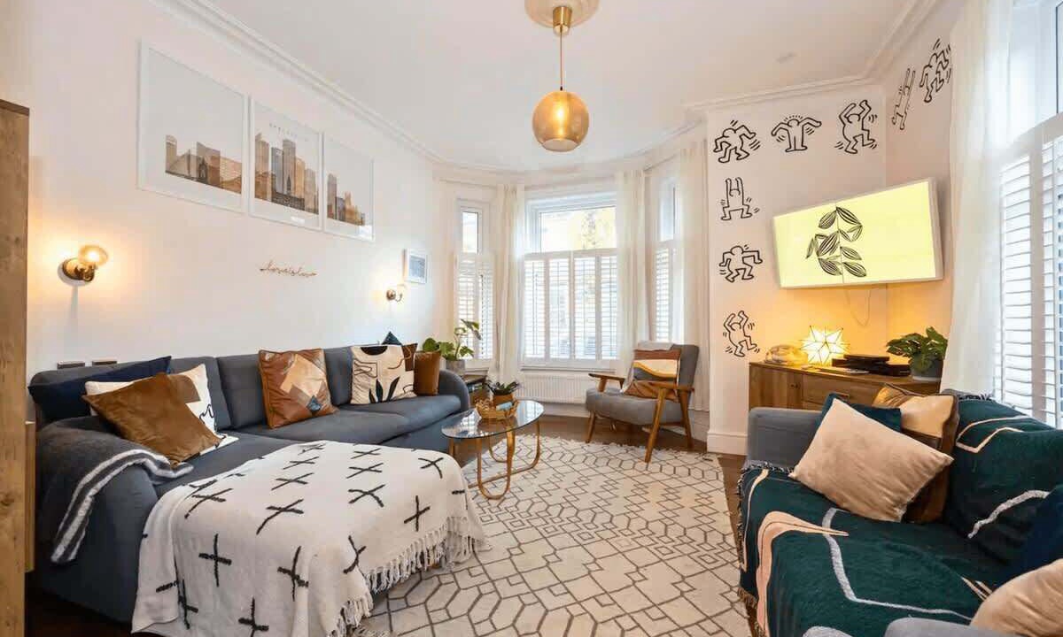 Photo of Livingroom in Withington