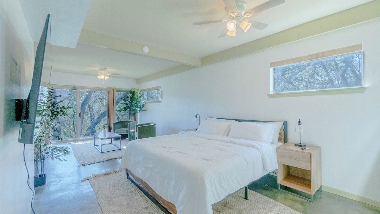 Photo of Bedroom in Helotes