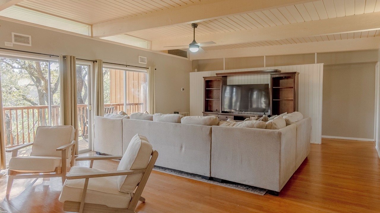 Photo of Livingroom in Helotes