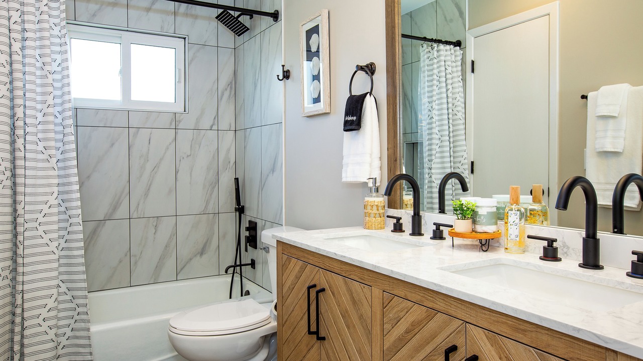 Photo of Bathroom in Winthrop Harbor