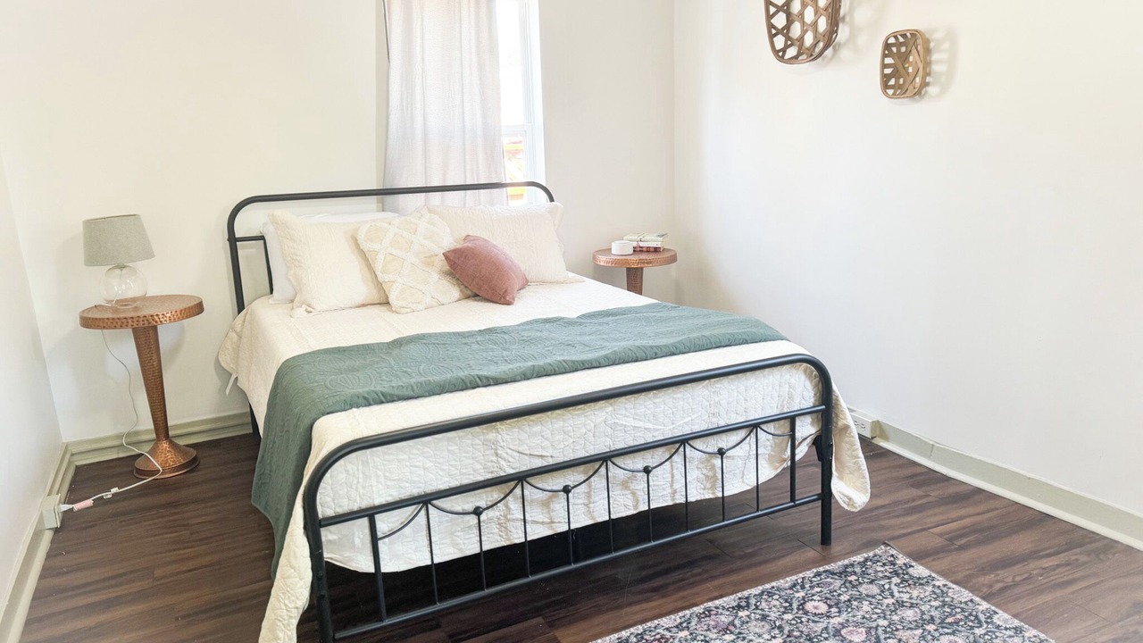 Photo of Bedroom in Pacific