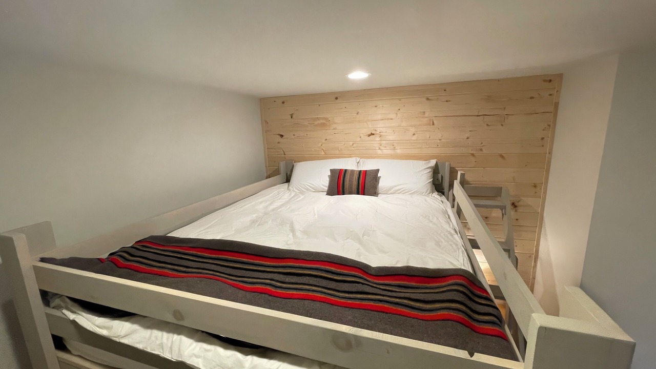 Photo of Bedroom in Snoqualmie Pass