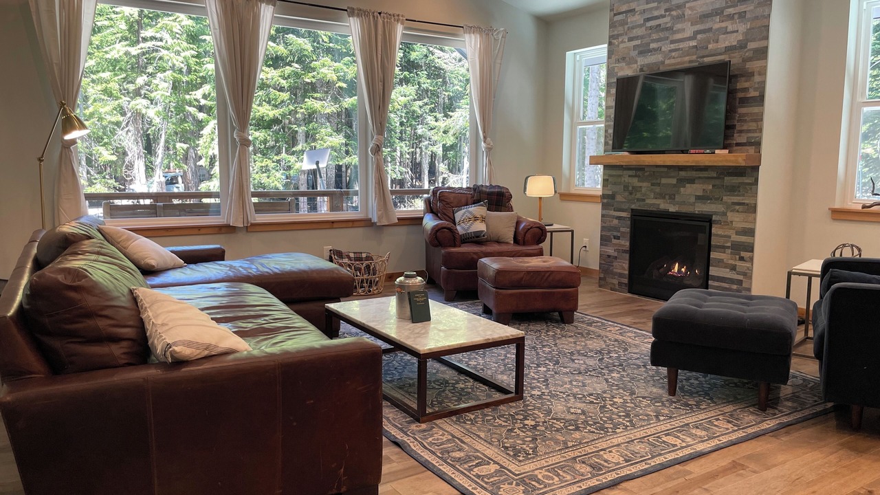 Photo of Livingroom in Snoqualmie Pass