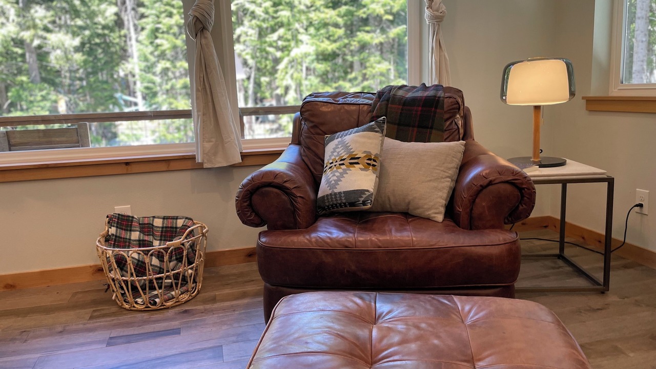 Photo of Livingroom in Snoqualmie Pass