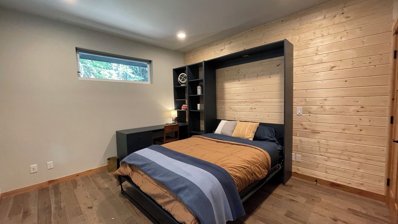 Photo of Bedroom in Snoqualmie Pass