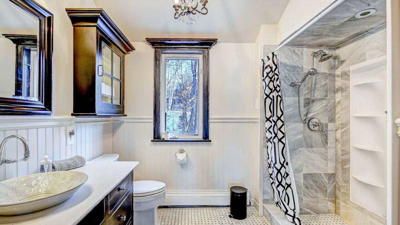 Photo of Bathroom in Algonquin Highlands