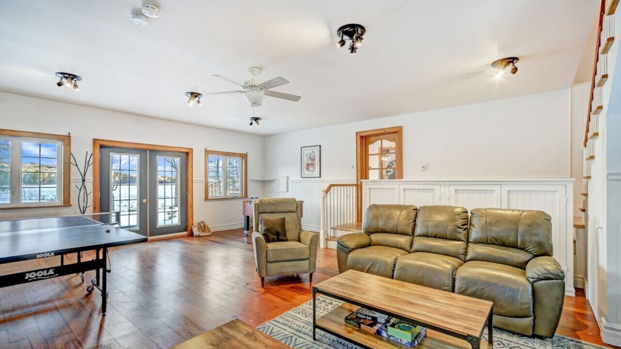 Photo of Livingroom in Algonquin Highlands