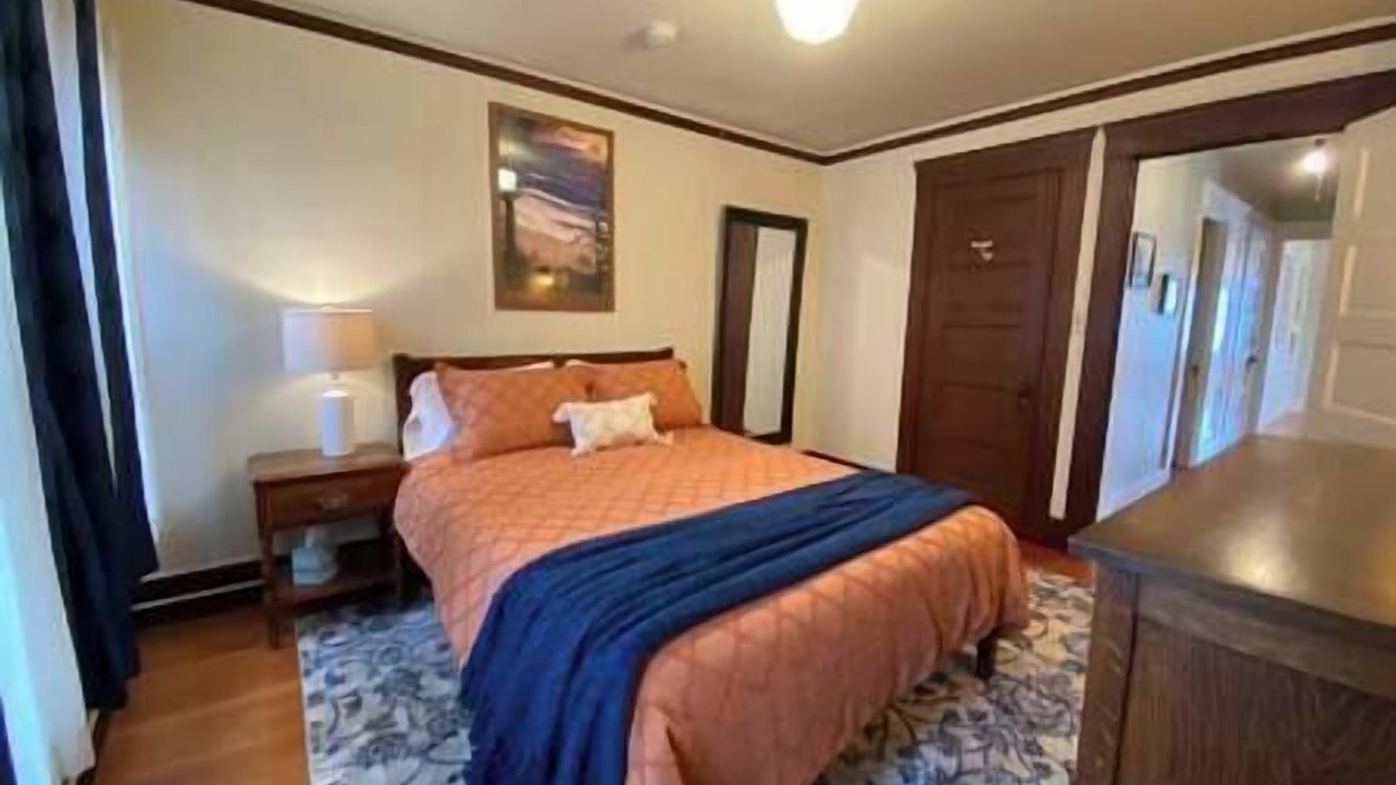 Photo of Others in Astoria