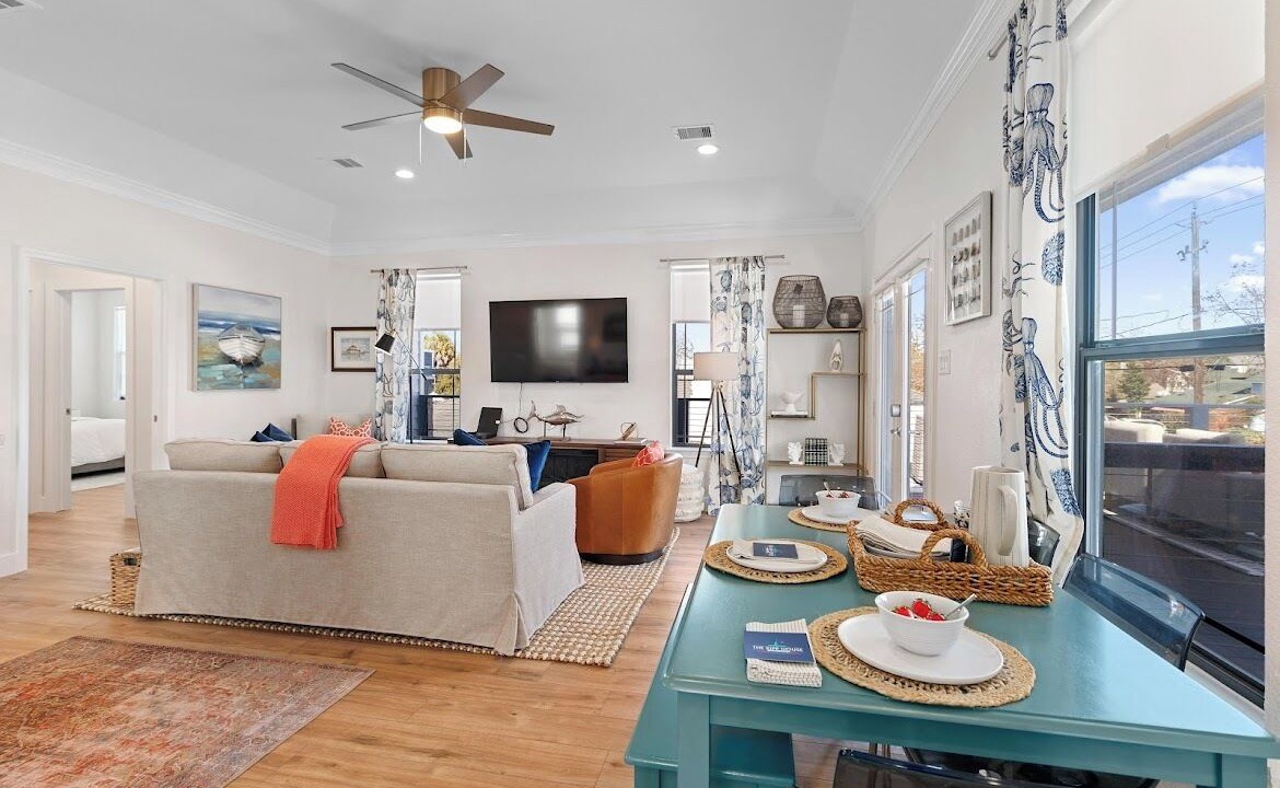 Photo of Livingroom in Clear Lake Shores