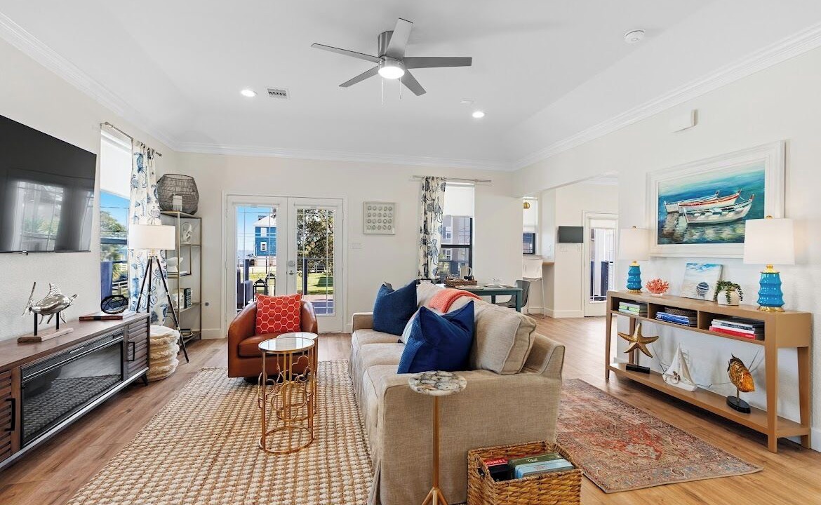 Photo of Livingroom in Clear Lake Shores