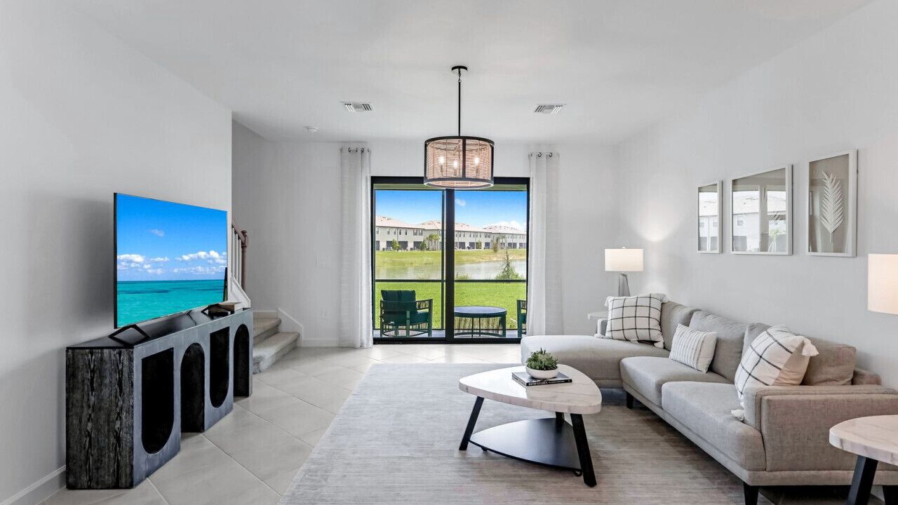 Photo of Livingroom in Gateway