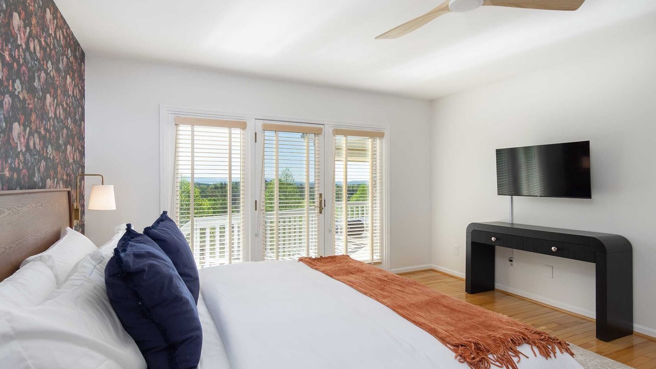 Photo of Bedroom in Weaverville