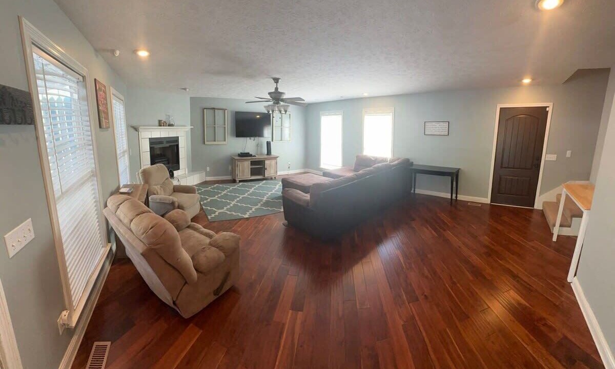Photo of Livingroom in Hendersonville