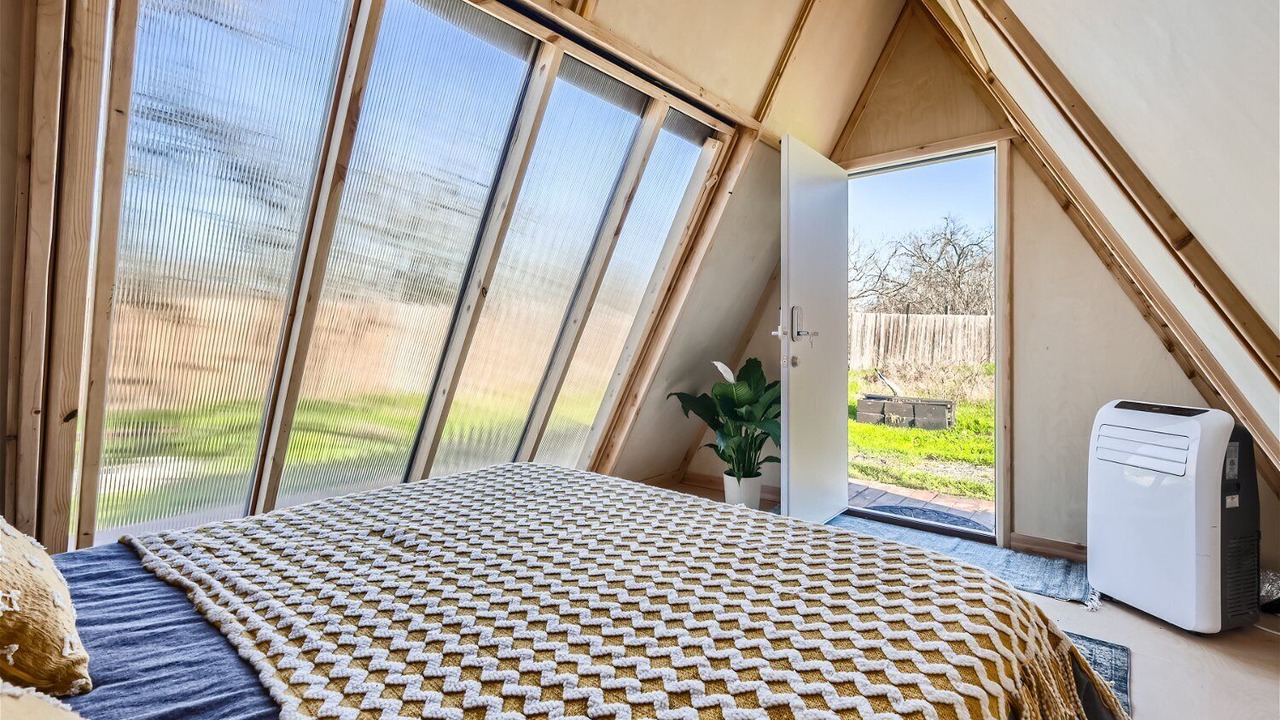 Photo of Bedroom in Del Valle