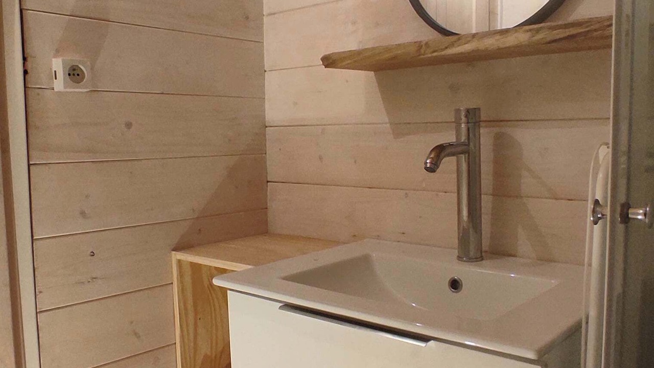 Photo of Bathroom in Orange