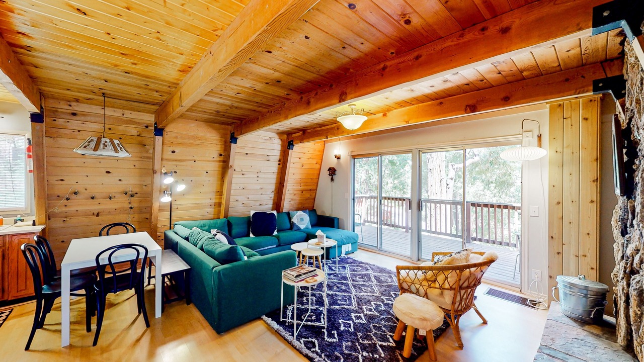 Photo of Livingroom in Crestline