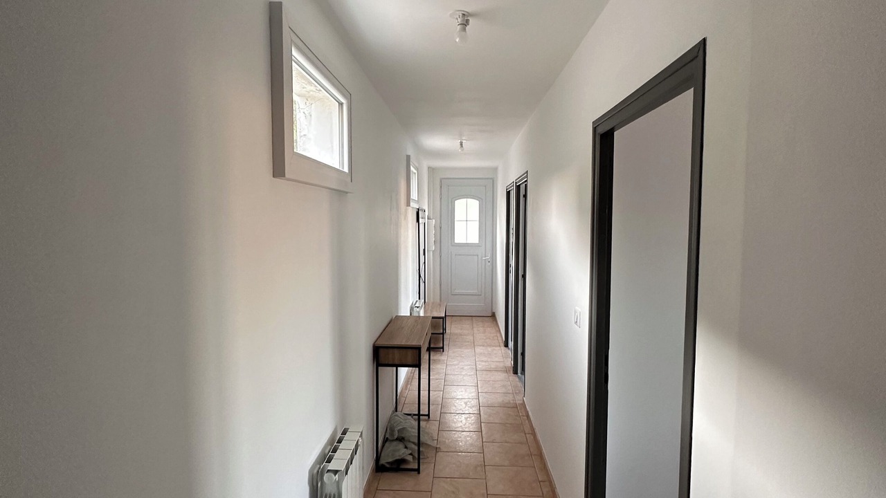 Photo of Others in Grauves