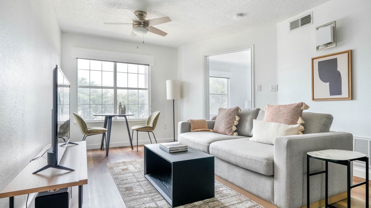 Photo of Livingroom in Gateway